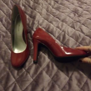 Bandolino Shoes - Essential Red Pumps π
π Bandolino Shoes - Essential Red Pumps π
π